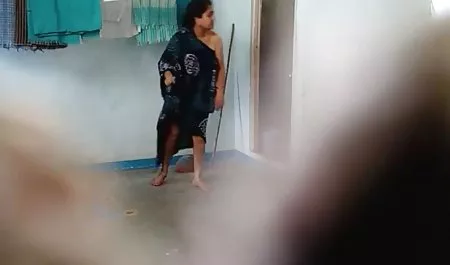 சேகரிப்பு நிர்வாண முதிர்ந்த, தனியா, கிளாசிக்