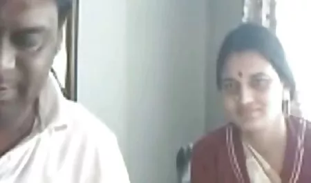 புதர் சகோதரி முதிர்ந்த ஆபாச வீட்டில் ஊதா Myers
